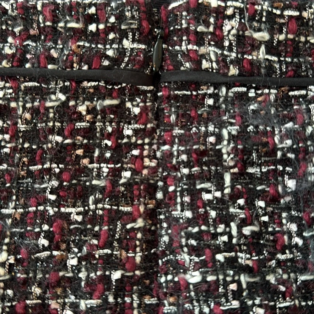 Ann Taylor Metallic tweedy Pencil Skirt- worn a bunch- still has‎ life left!